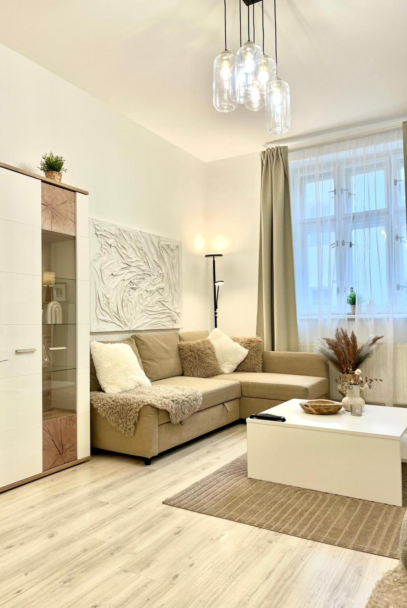 James Bond Apartment Old Town Bratislava Exteriör bild
