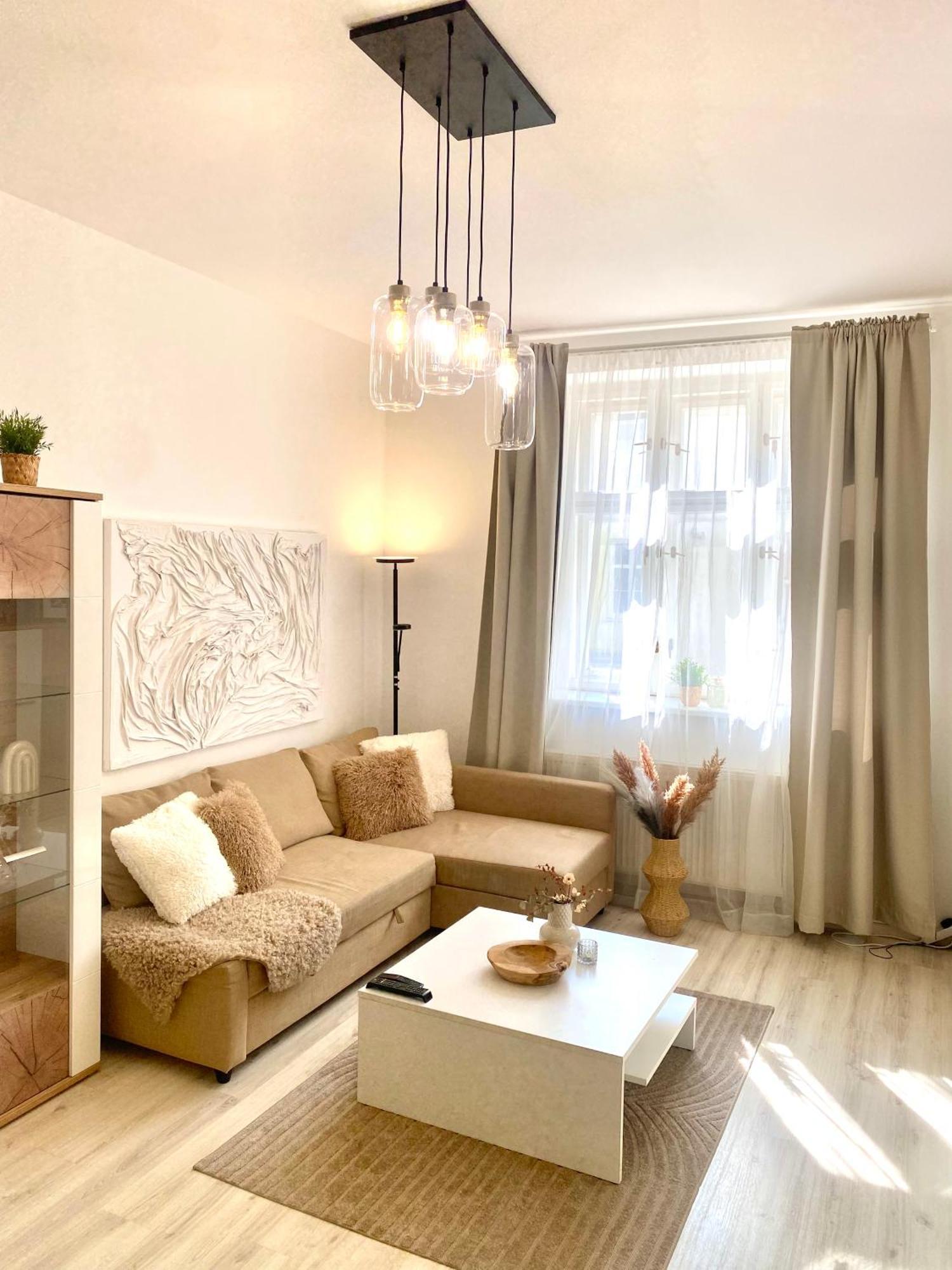 James Bond Apartment Old Town Bratislava Exteriör bild