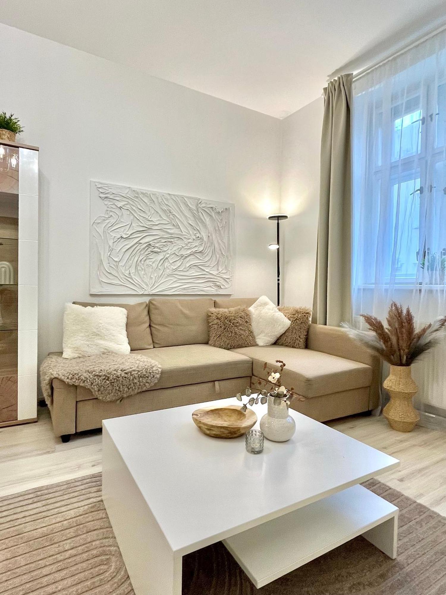 James Bond Apartment Old Town Bratislava Exteriör bild