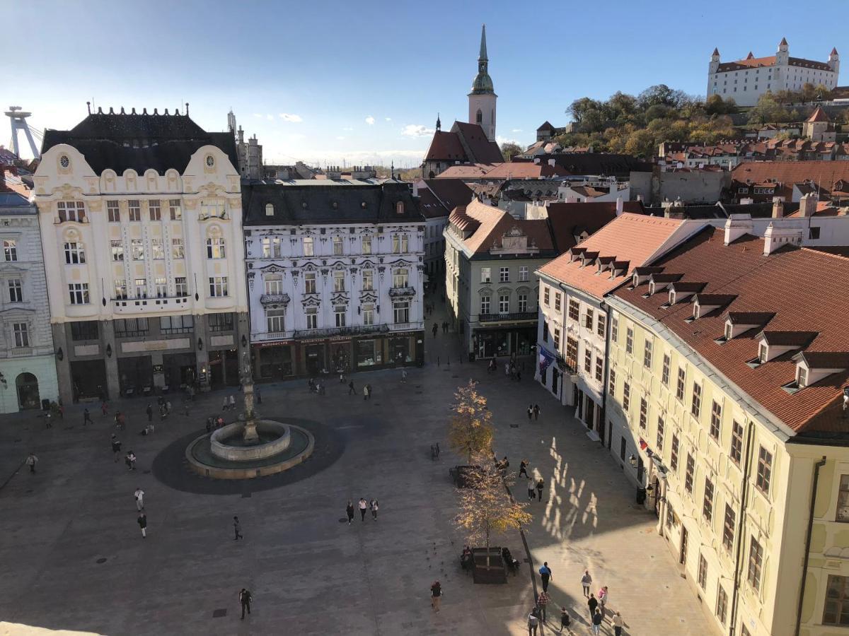James Bond Apartment Old Town Bratislava Exteriör bild